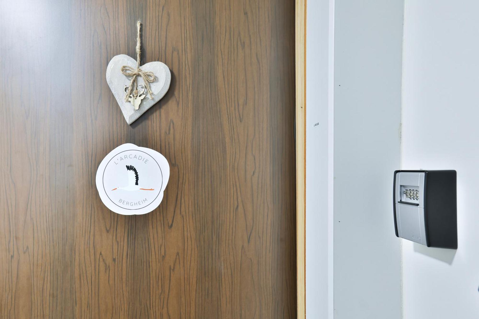 Appartements Duplex 3 Et 4 Personnes - Climatisation - Village Elu Parmi Les "Plus Beaux Villages De France" - Route Des Vins - Centre Alsace Bergheim Rum bild